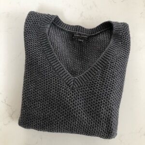 Banana Republic Grey V-neck Wool Blend Swater